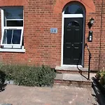 1 Helena House Brownlow Road